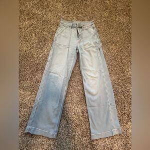woman’s american eagle wide leg cargo jeans